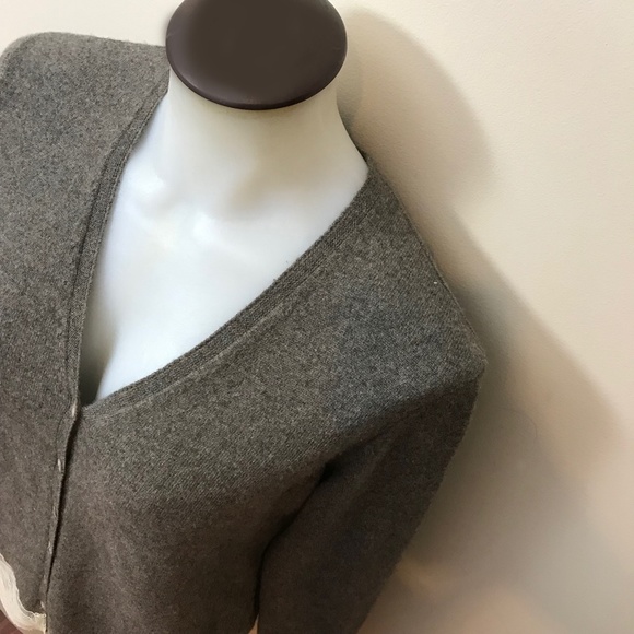 Jones New York Cashmere Cardigan With Vintage lace Trim at cuffs and hem - Picture 2 of 8